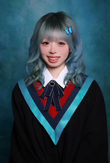 淘气黑莓和毕业照适配度拉满~